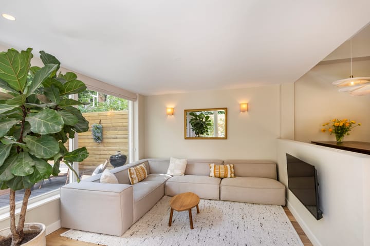 Photo 27 of Eerste Helmersstraat 315-H