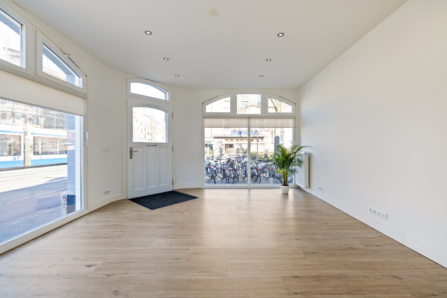View photo 3 of Admiraal De Ruijterweg 268-H