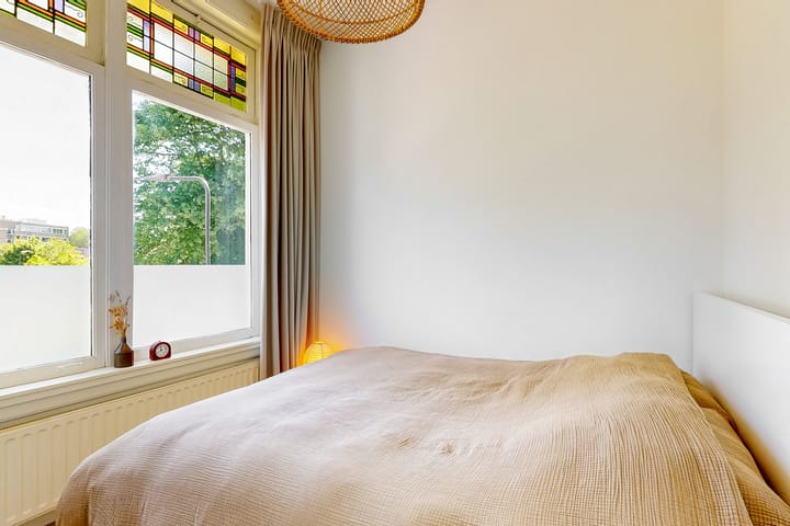 Foto 27 van Van Baerlestraat 8