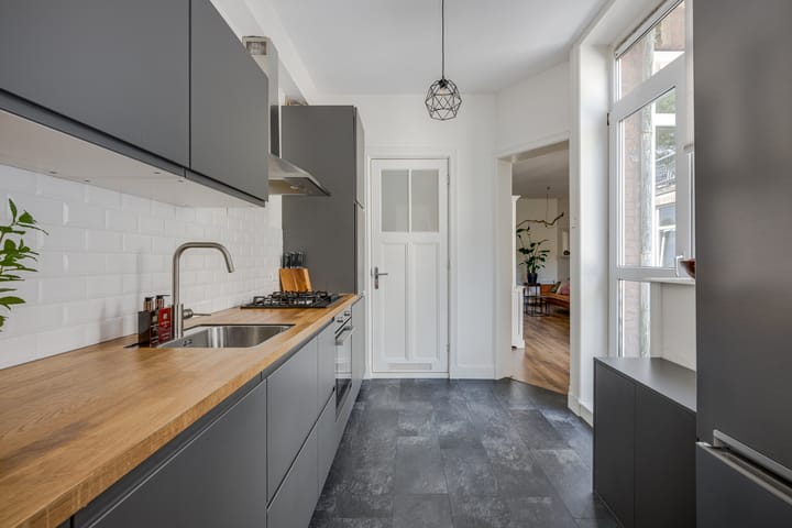 Foto 22 van De Genestetstraat 40