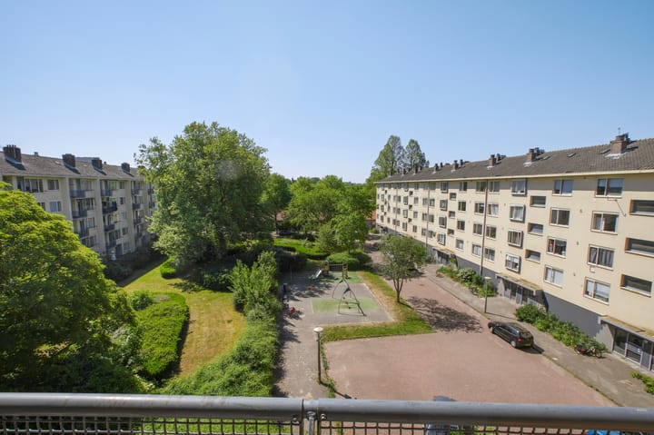 Foto 28 van Robert Fruinlaan 24-3