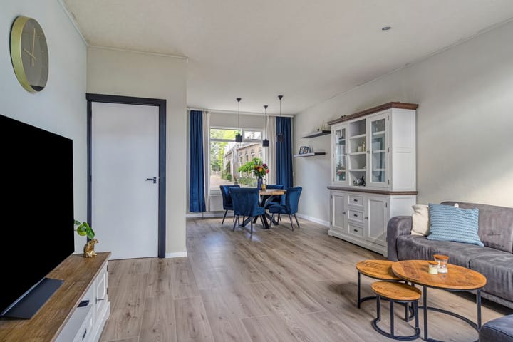 Foto 8 van Julianastraat 8