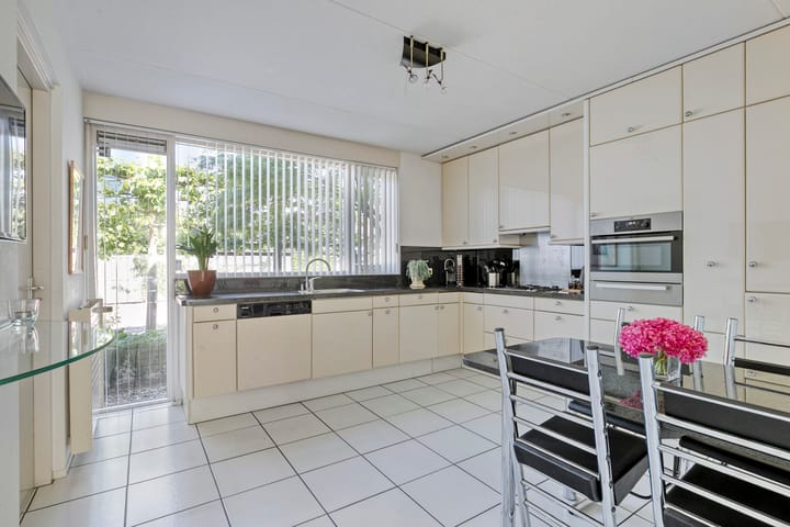 Photo 8 of Hoefbladstraat 6