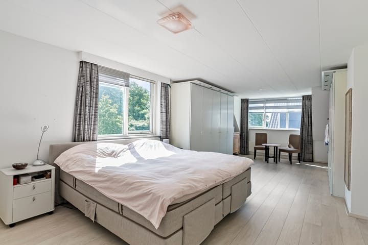 Photo 14 of Hoefbladstraat 6