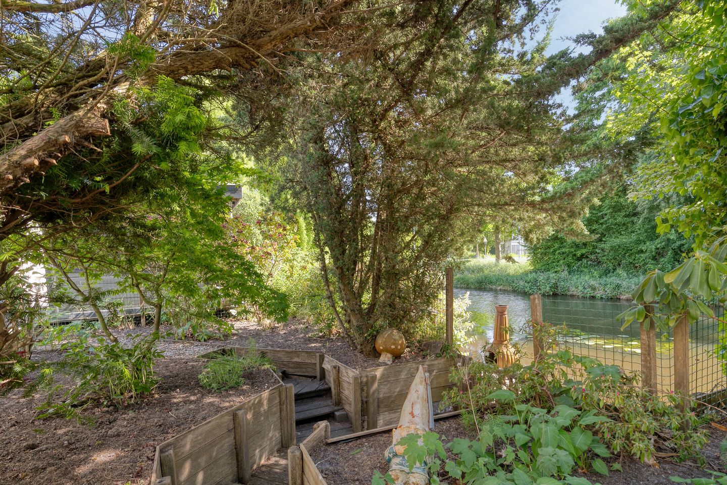 Foto 25 van Hoefbladstraat 6