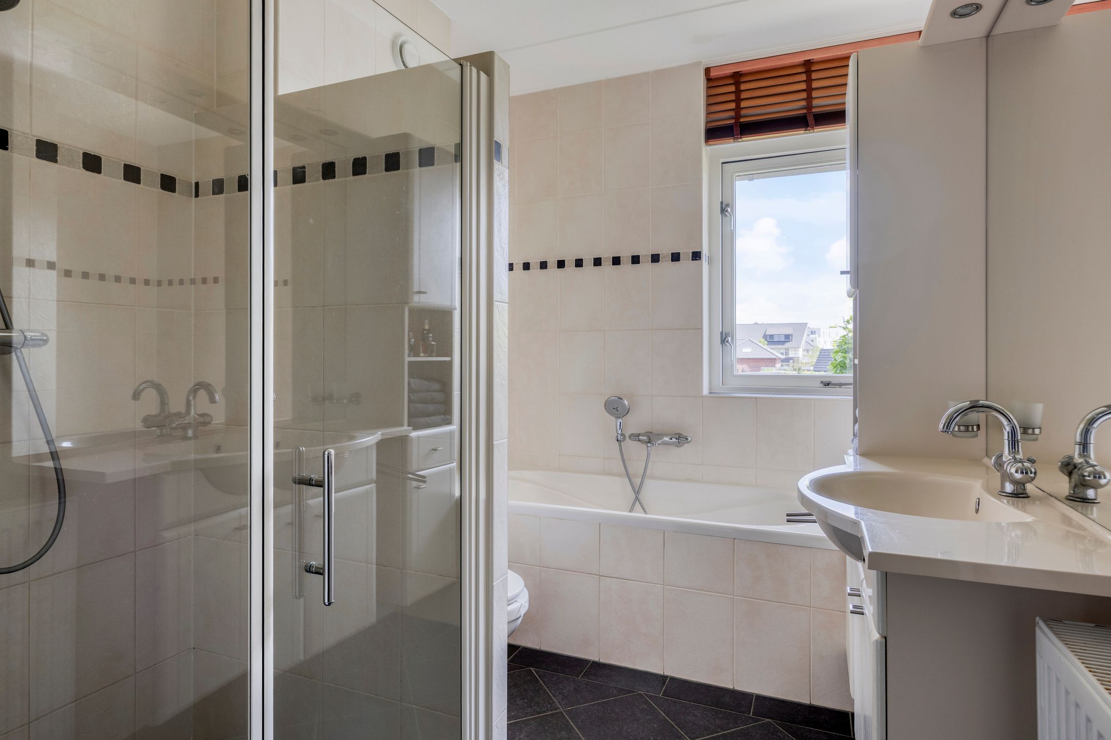 Foto 21 van Ceram 95