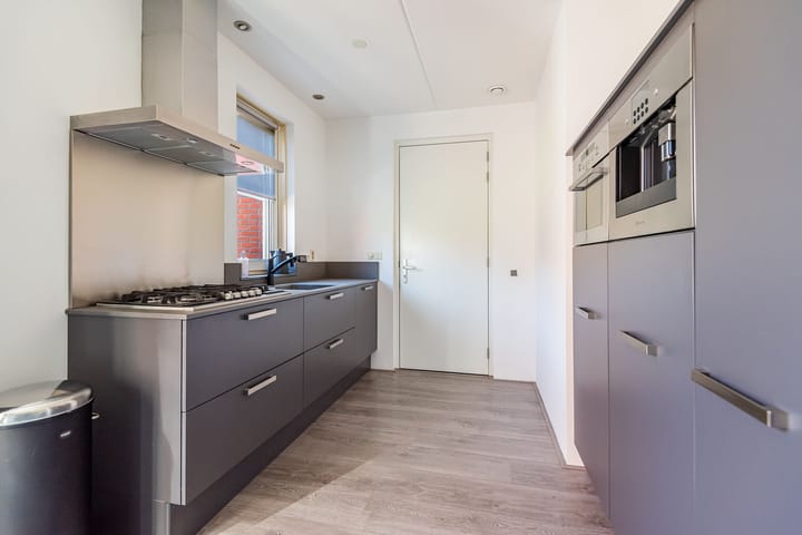 Foto 20 van Herman van Velzenstraat 21