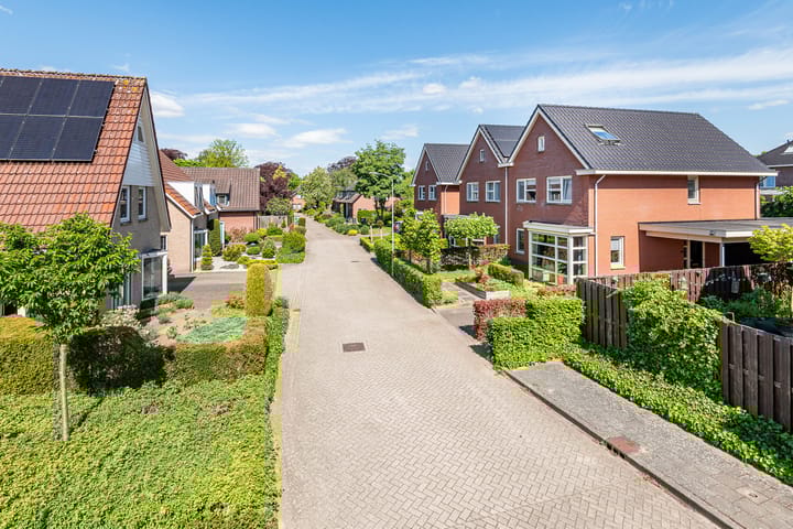 Foto 48 van Herman van Velzenstraat 21