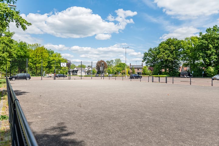 Foto 50 van Herman van Velzenstraat 21