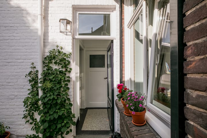 Photo 23 of Voogdijstraat 12