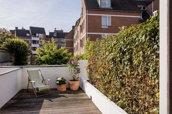 Photo 27 of Voogdijstraat 12