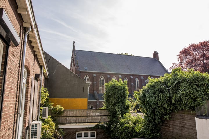 Photo 28 of Voogdijstraat 12