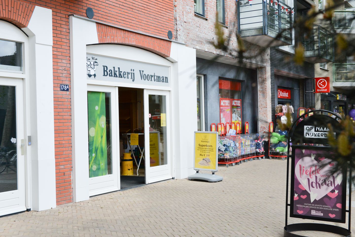 Bekijk foto 1 van Grotestraat 178-a