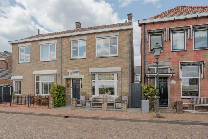 Photo 1 of Emmaweg 17