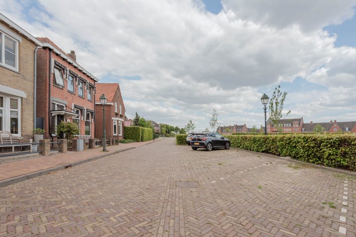 Photo 46 of Emmaweg 17