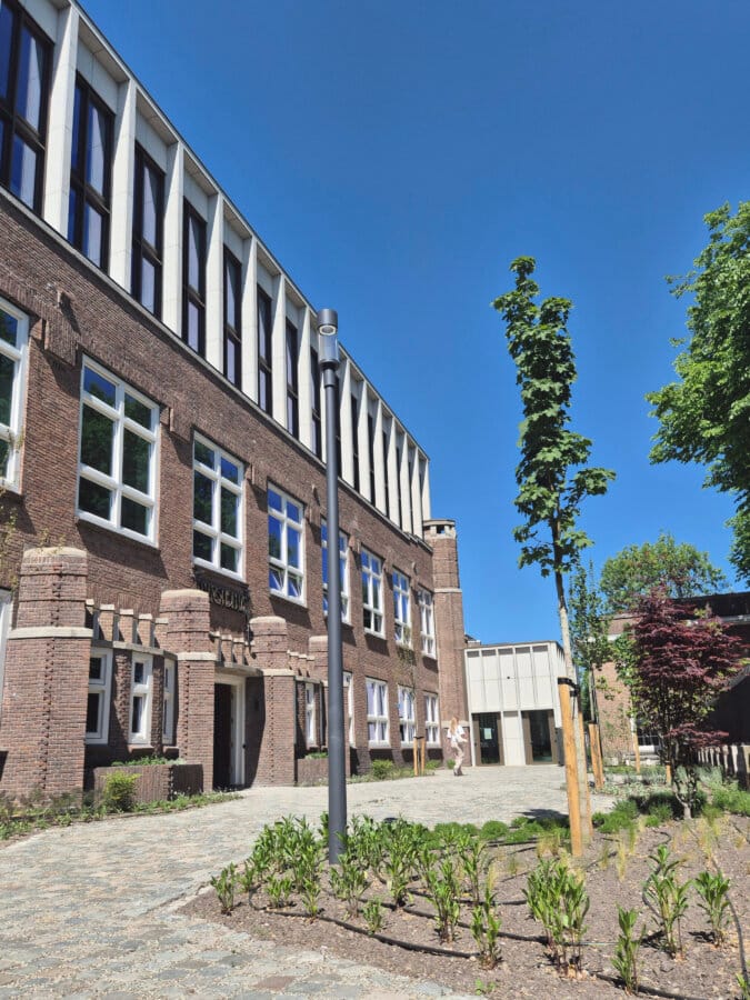 Bekijk foto 4 van Kamerlingh Onneslaan 1-A