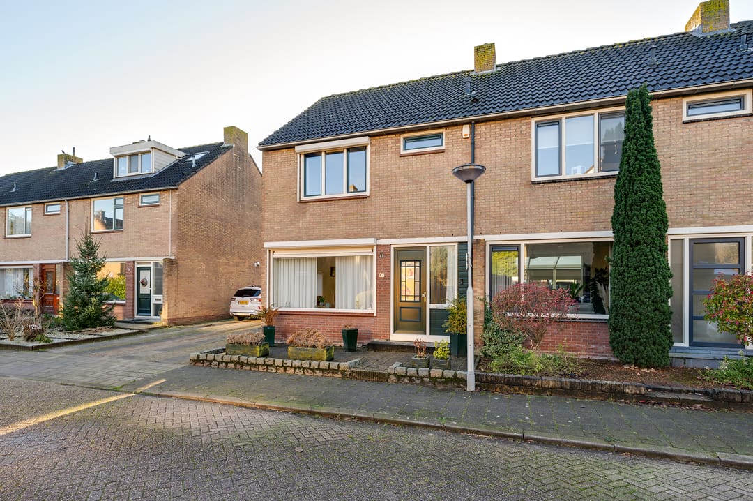 Foto 8 van Ribesstraat 6