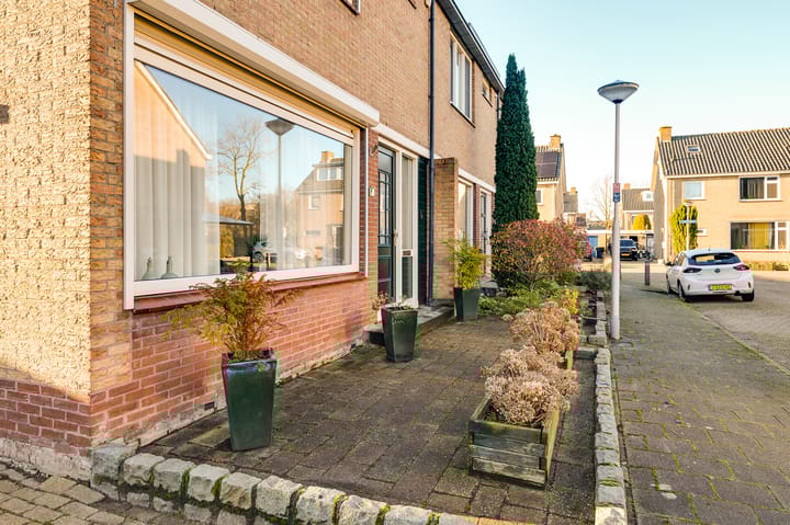 Foto 9 van Ribesstraat 6