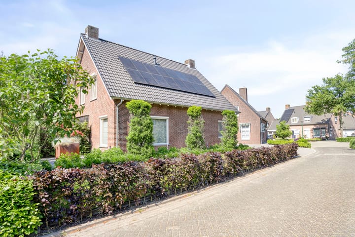 Photo 2 of Engelbertplein 3