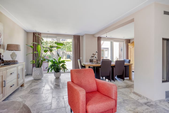 Photo 6 of Engelbertplein 3