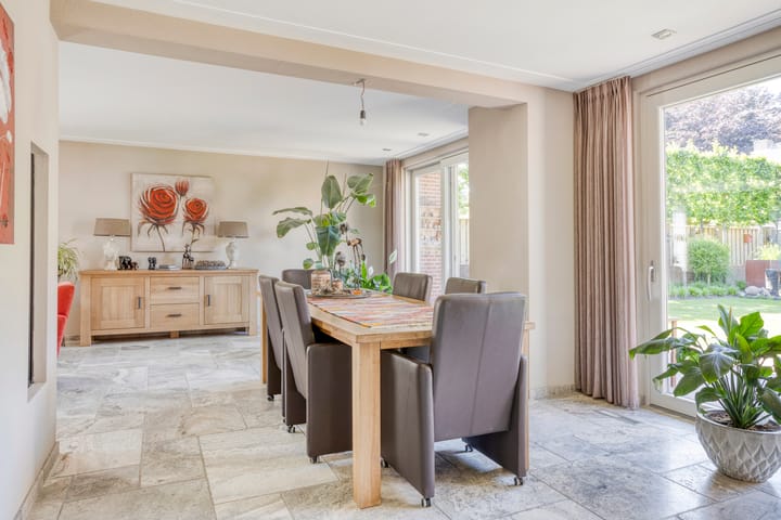 Photo 10 of Engelbertplein 3