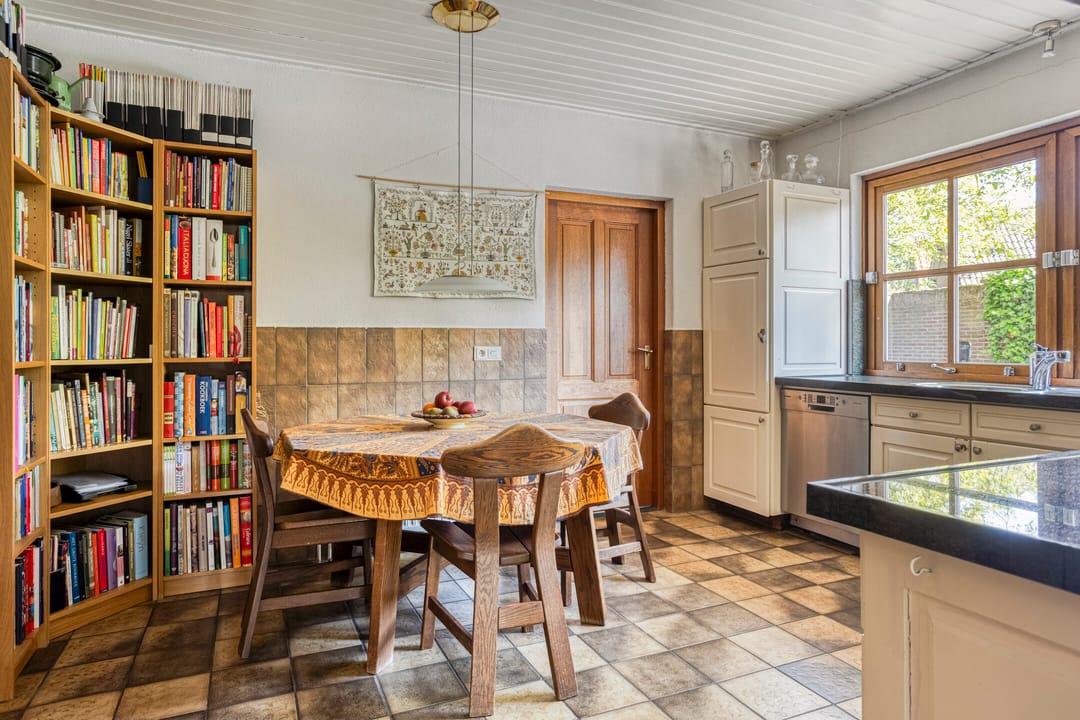 Photo 16 of Roderweg 25