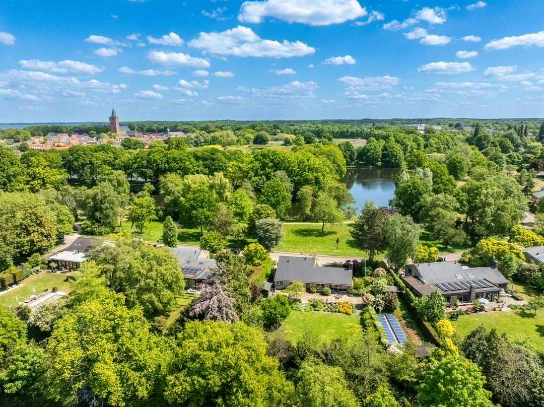 Foto 1 van Anna van Burenlaan 12