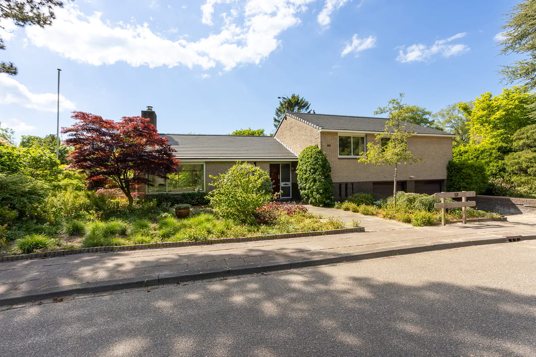 Foto 2 van Anna van Burenlaan 12