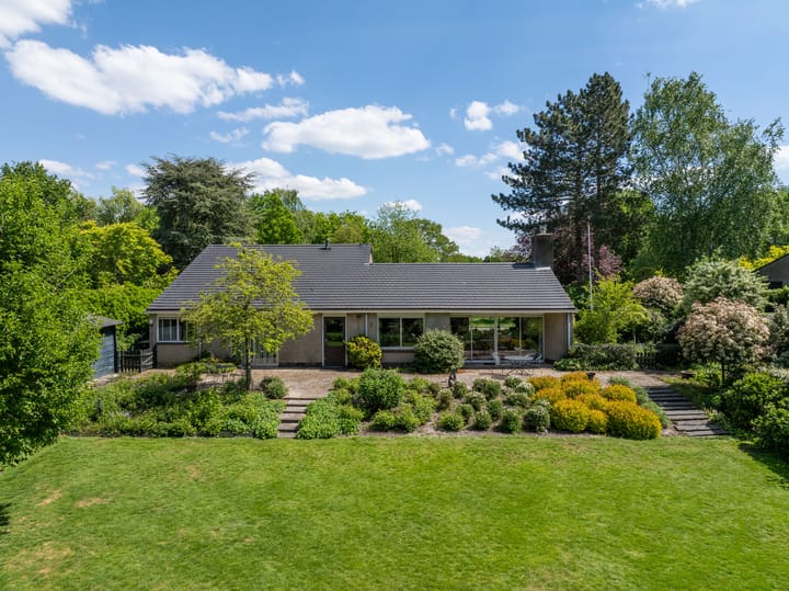 Foto 3 van Anna van Burenlaan 12