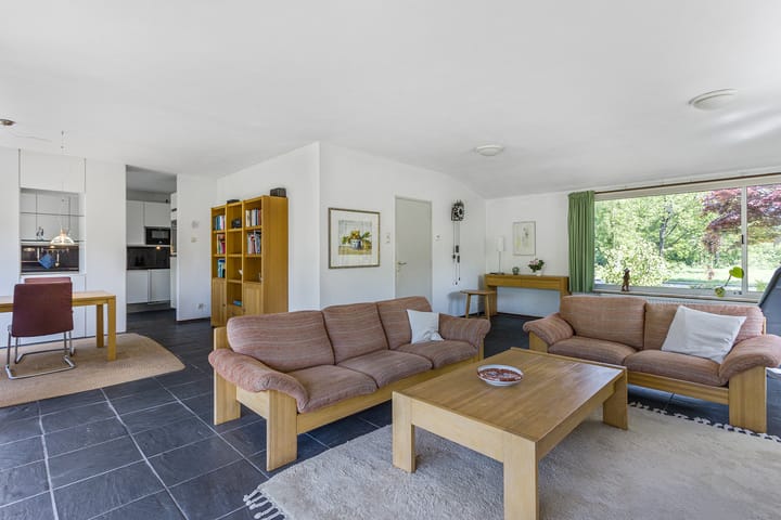 Foto 12 van Anna van Burenlaan 12