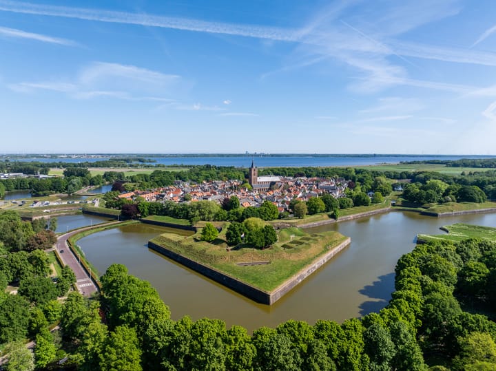 Foto 50 van Anna van Burenlaan 12