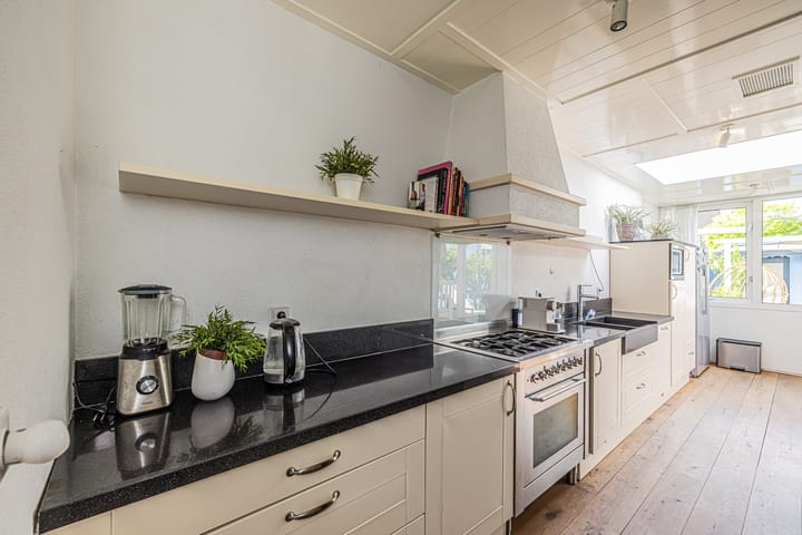 Photo 13 of Weeresteinstraat 91