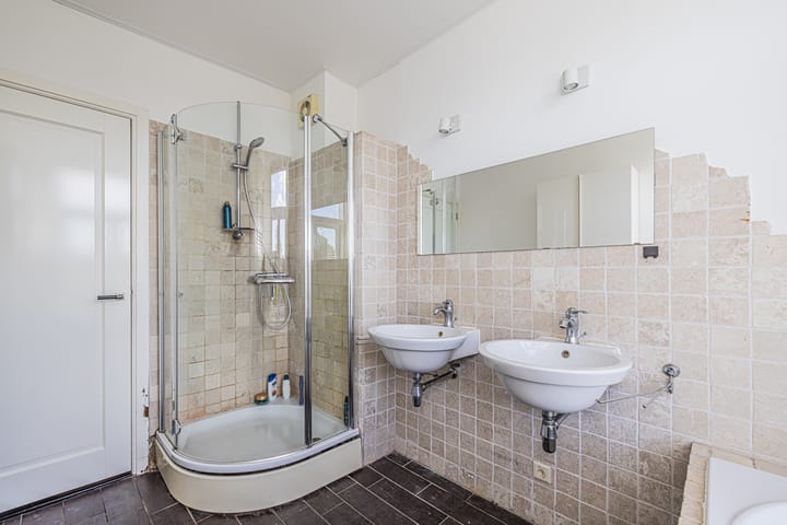 Photo 19 of Weeresteinstraat 91