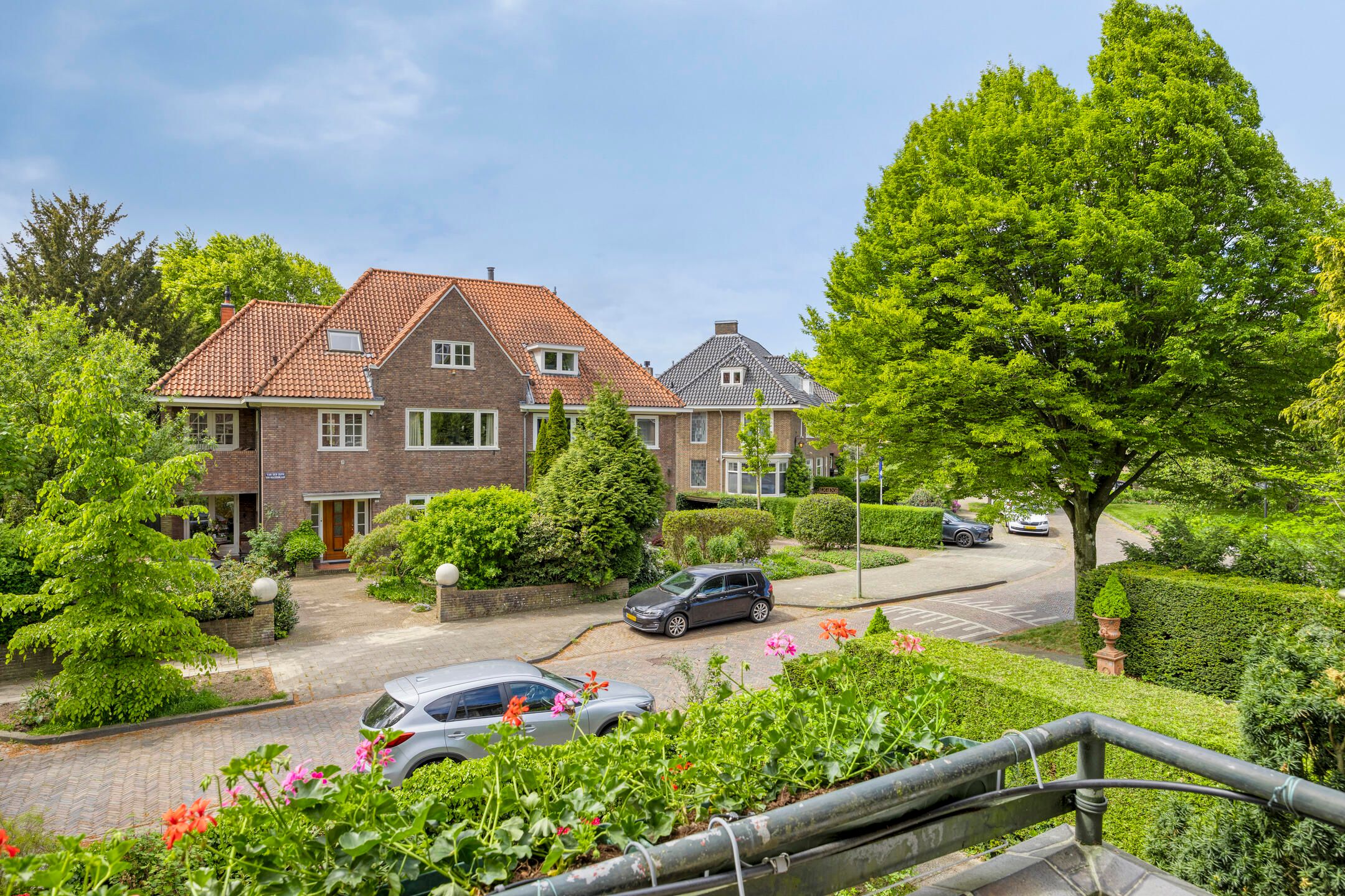 Foto 36 van Van der Duyn van Maasdamlaan 4