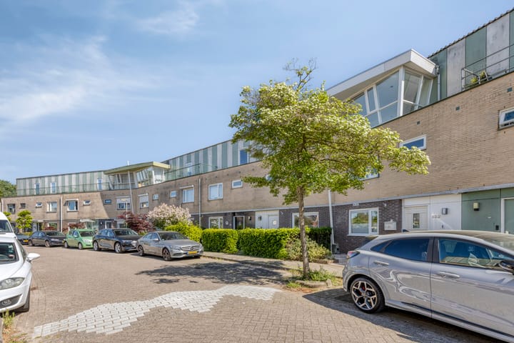 Foto 7 van Bisschop Romerostraat 132