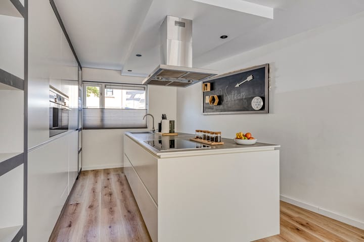 Foto 17 van Bisschop Romerostraat 132