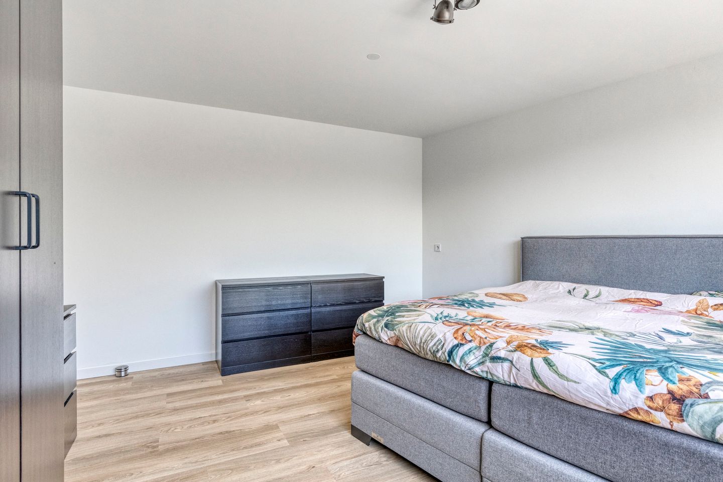 Foto 25 van Bisschop Romerostraat 132