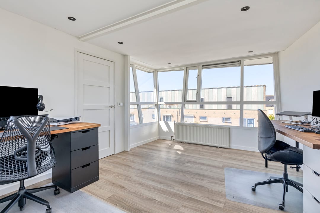 Foto 32 van Bisschop Romerostraat 132