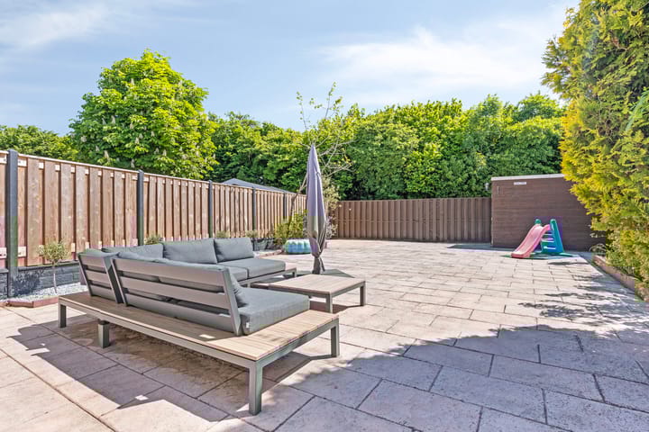 Foto 34 van Bisschop Romerostraat 132