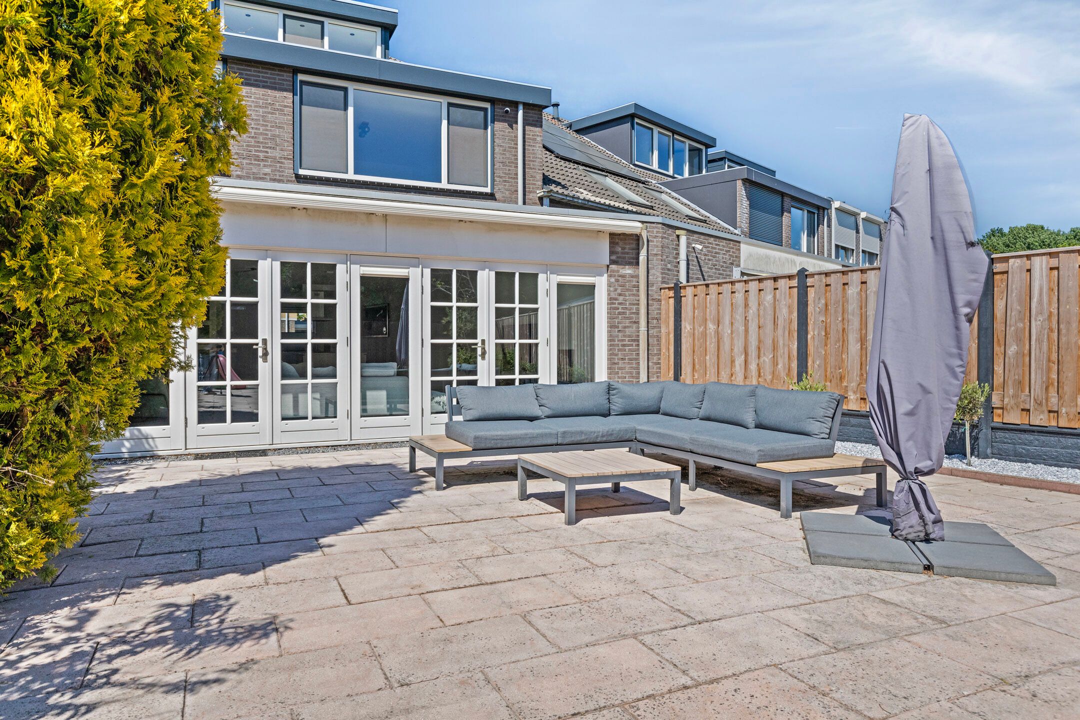 Foto 36 van Bisschop Romerostraat 132