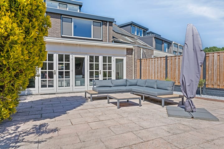 Foto 36 van Bisschop Romerostraat 132