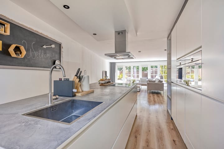 Foto 19 van Bisschop Romerostraat 132