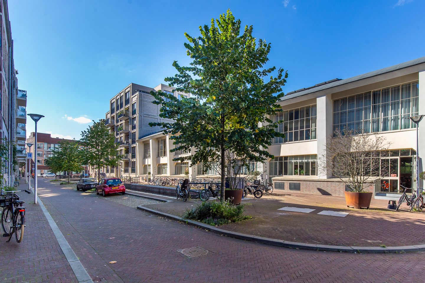 Photo 4 of Zijdebalenstraat 1