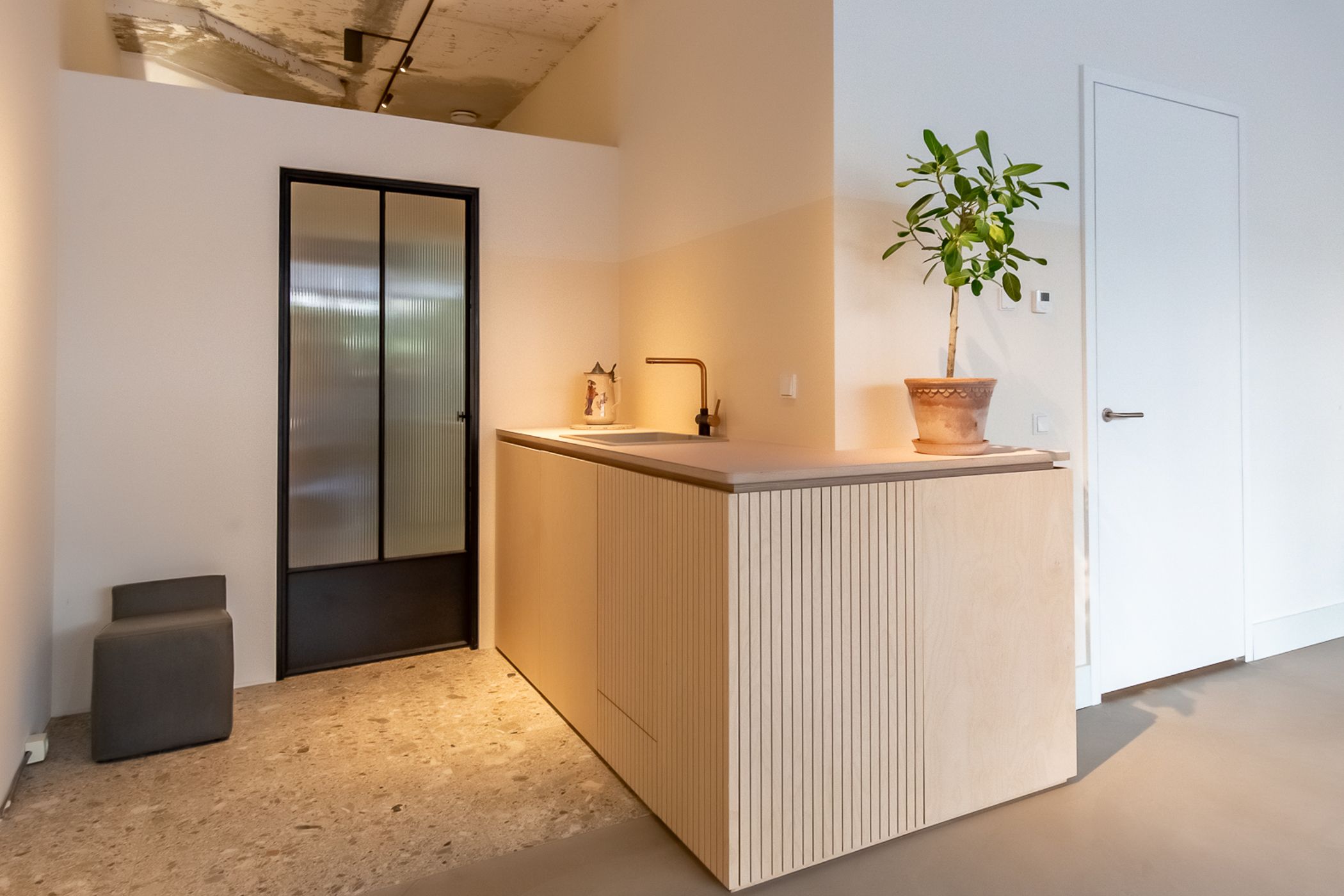 Photo 12 of Zijdebalenstraat 1