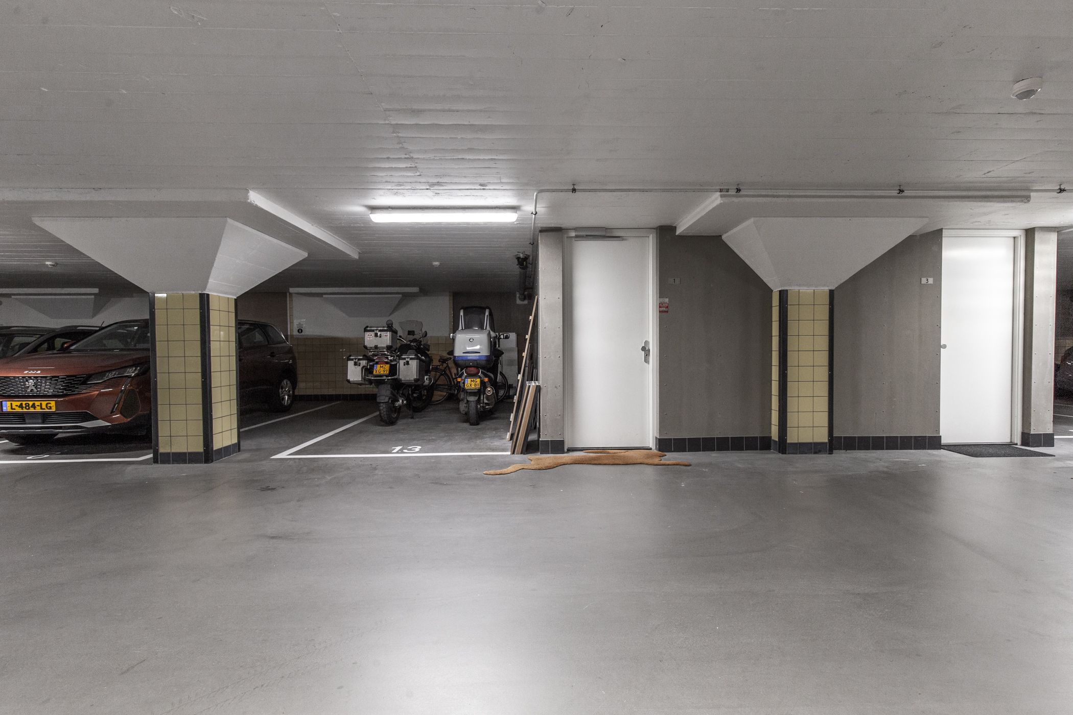 Photo 36 of Zijdebalenstraat 1