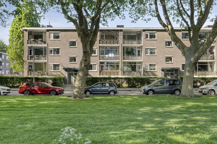 Photo 2 of Jhr. Van Karnebeekweg 34