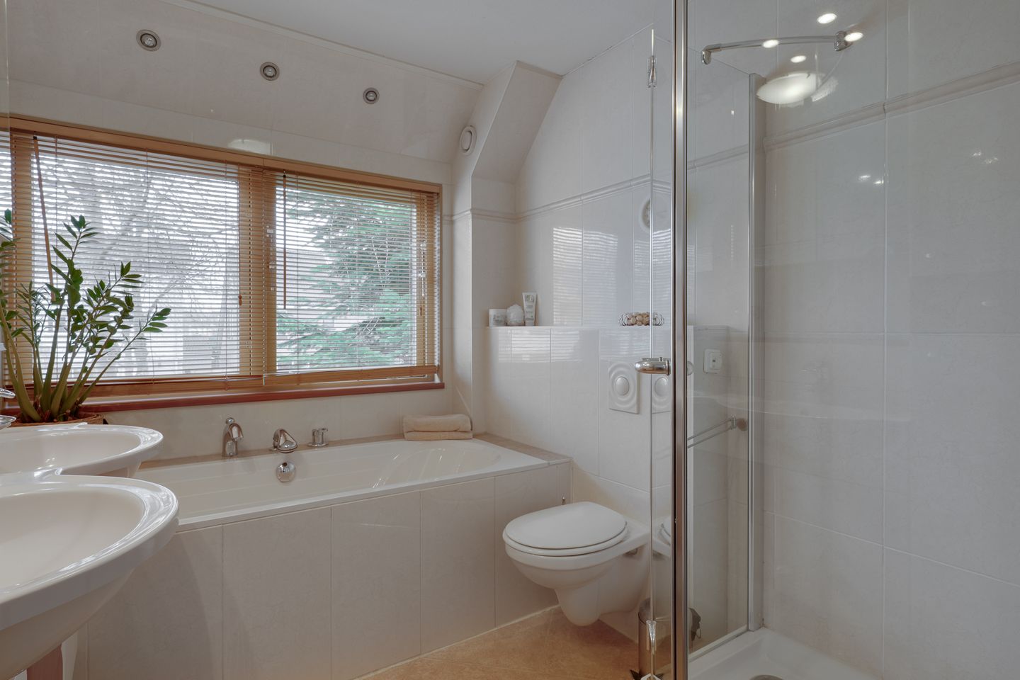 Photo 25 of Laan van Keulen 54