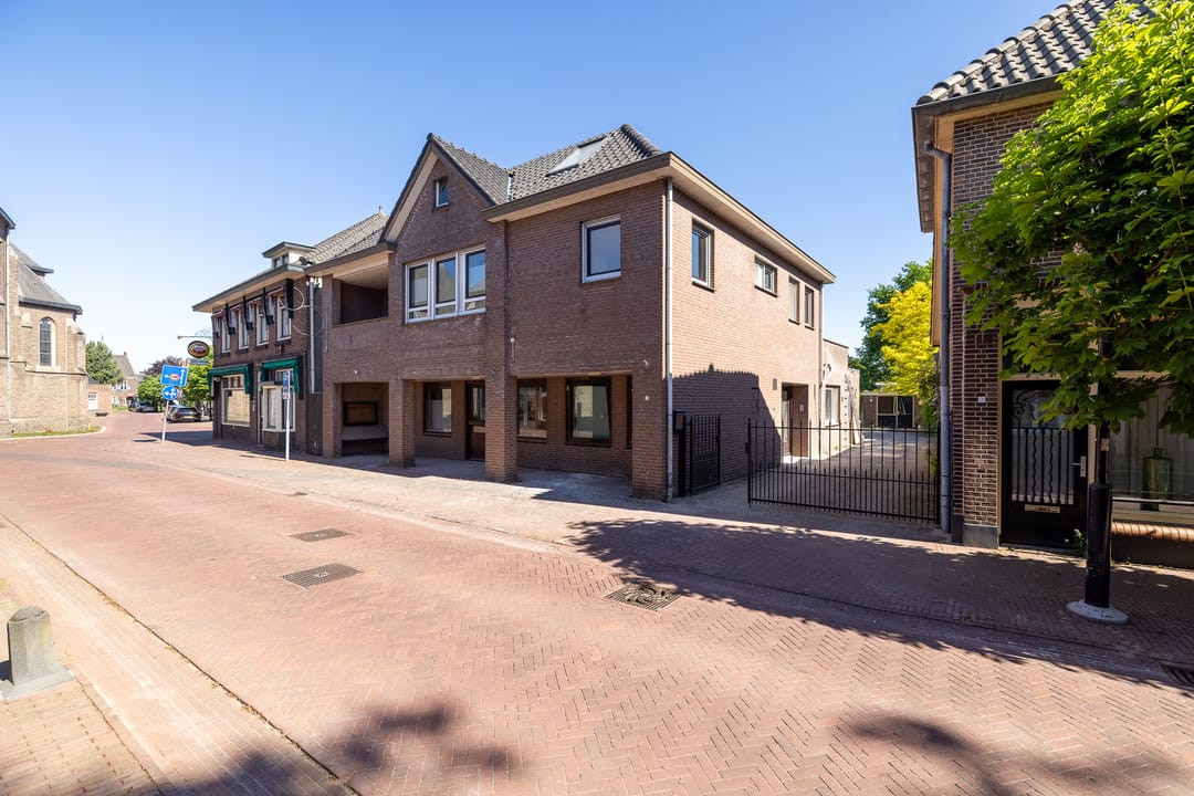 Photo 37 of Grotestraat 13-A