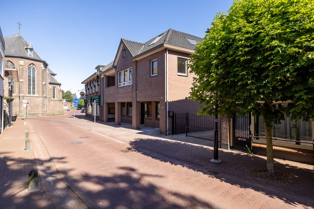 Photo 38 of Grotestraat 13-A