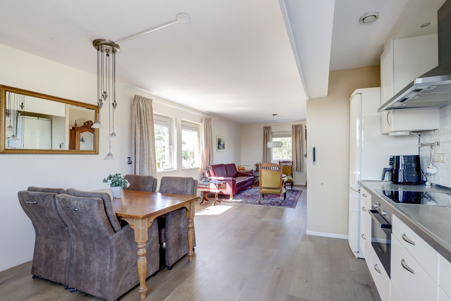 Foto 10 van Westwal 44